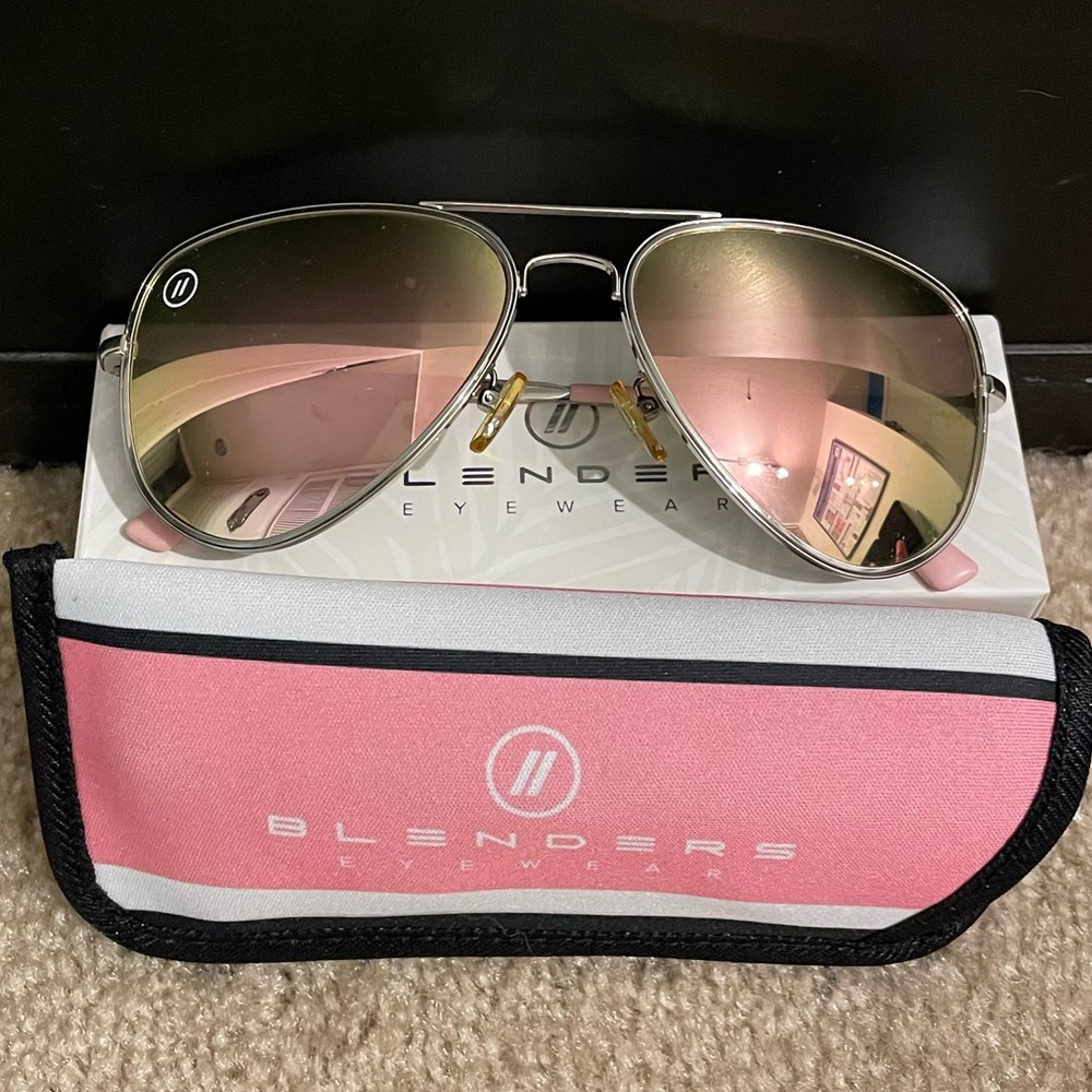 Blenders High Class Jes pink polarized sunglasses